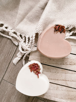 
                  
                    Noix de coco + rose | Savon naturel pour le corps et la barre pour les mains
                  
                